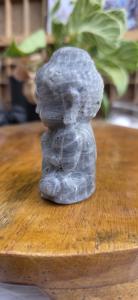 Labradoriet buddha groot